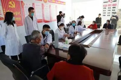 吉林省神經(jīng)精神病醫(yī)院醫(yī)療隊(duì)走進(jìn)輝南向陽(yáng)村開(kāi)展義診活動(dòng)，提供全方位健康咨詢