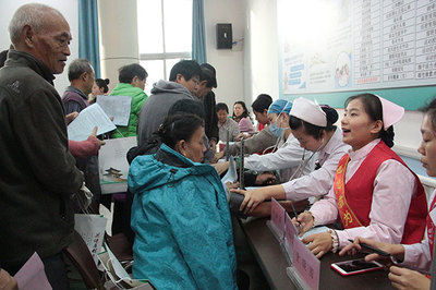 我院開展2017年“世界糖尿病日”義診講座志愿服務(wù)活動(dòng)，提供專業(yè)健康咨詢