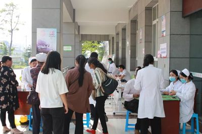 不忘初心守護健康 義診服務溫暖民心——劍川縣人民醫院開展“弘揚崇高精神 聚力健康中國”義診活動